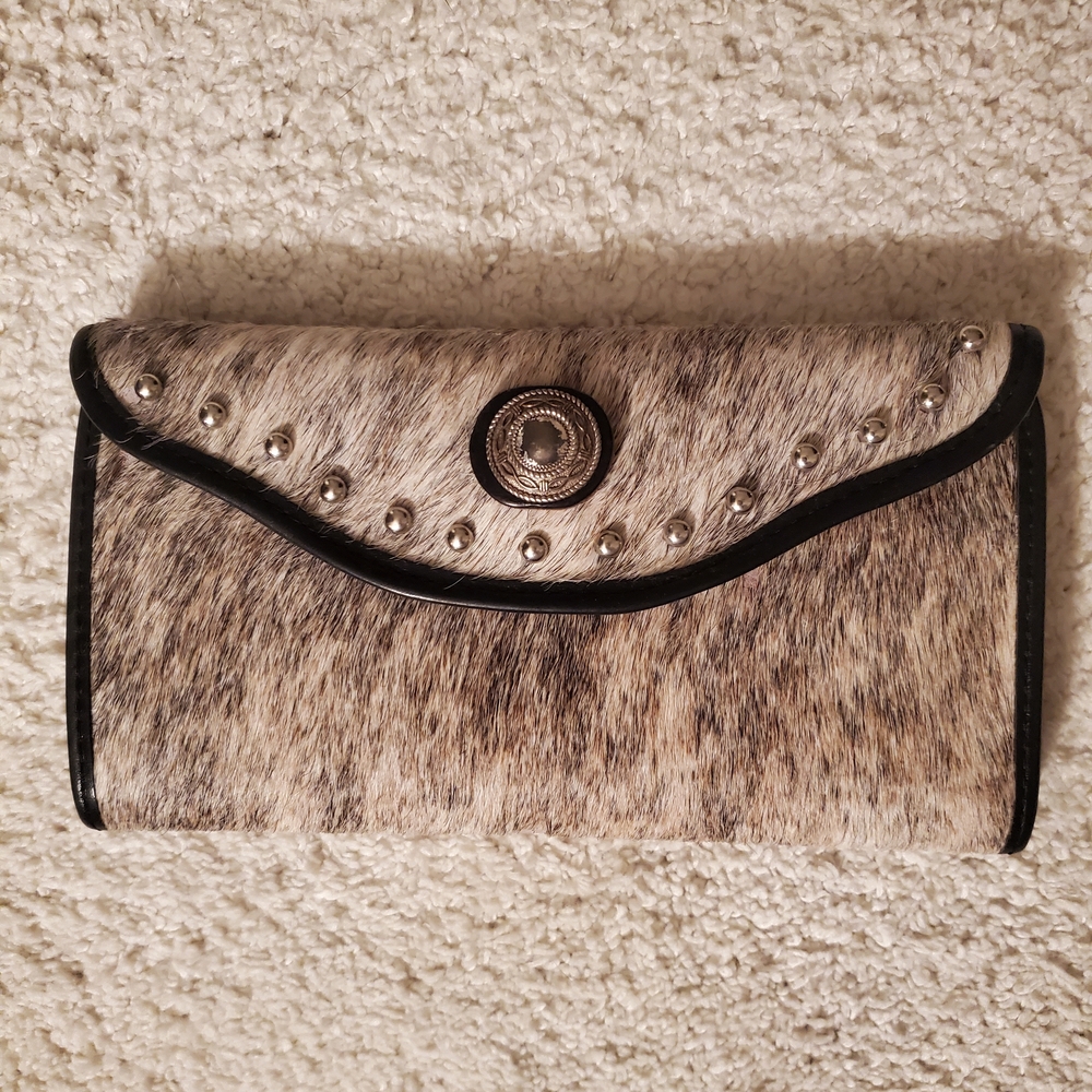 Elegant Cowhide Women's Clutch With Strap